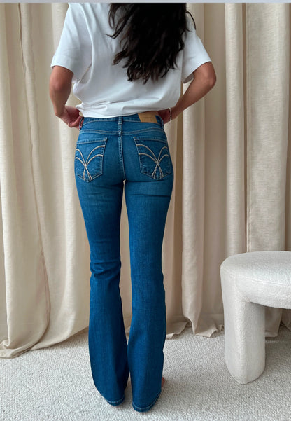 LOW EMBROIDERY POCKET JEANS