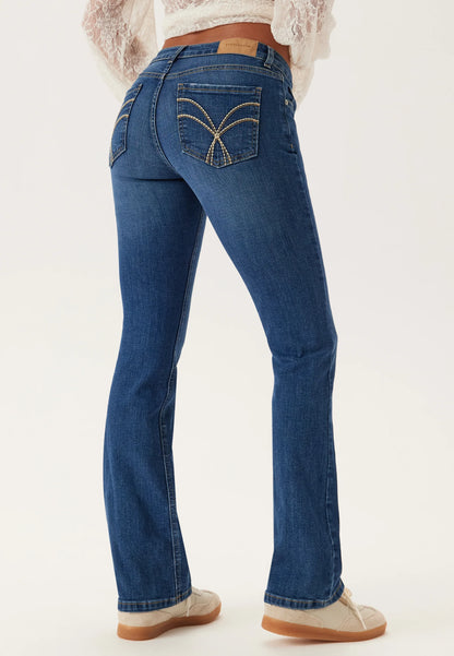 LOW EMBROIDERY POCKET JEANS